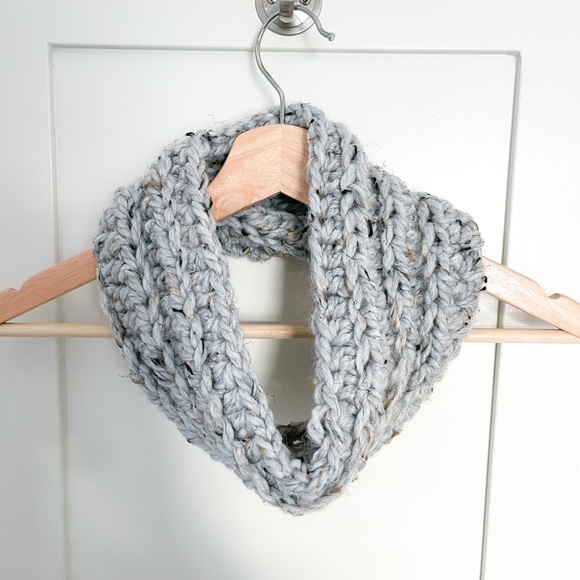 Chunky Crochet Cowl Scarf, Kids Scarf, Wolly Scarves - Picture 1 of 6
